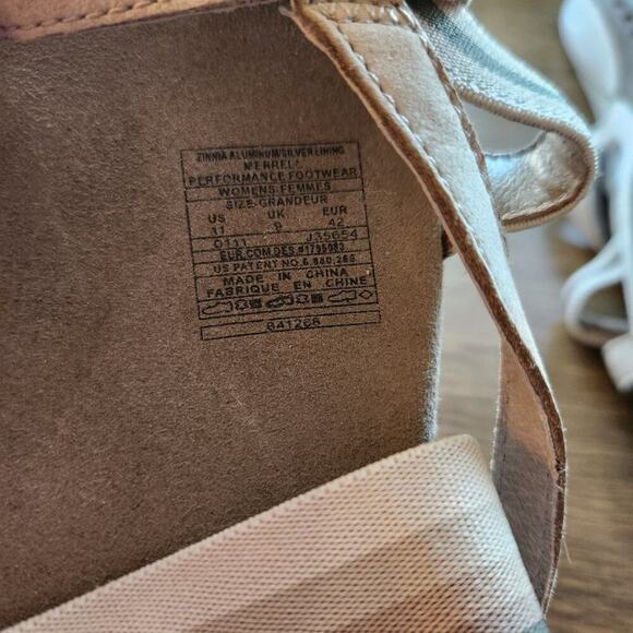 Merrell Size 11 Tan Slip On Casual Sandals - Picture 10 of 10